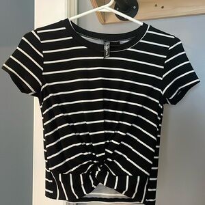 Stripped crop shirt